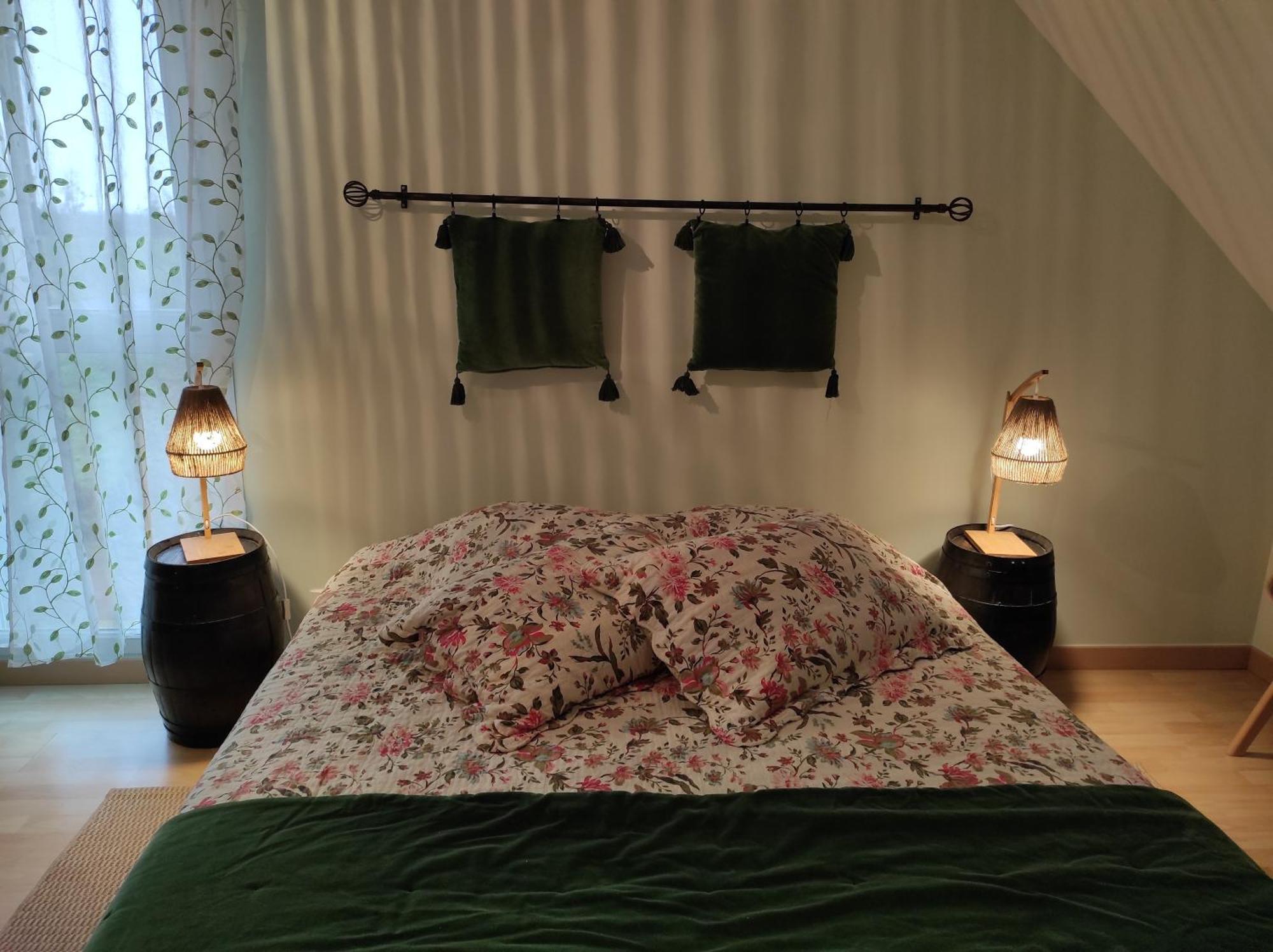 Hotel Le Logis Du Livier Saint-Georges-sur-Layon Habitación foto